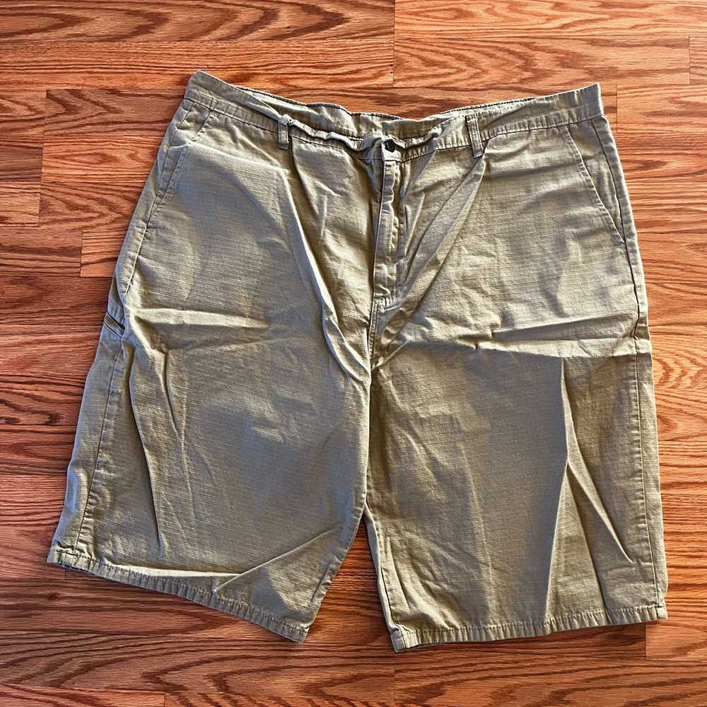 Dickies mens shorts size 42 cell phone pocket